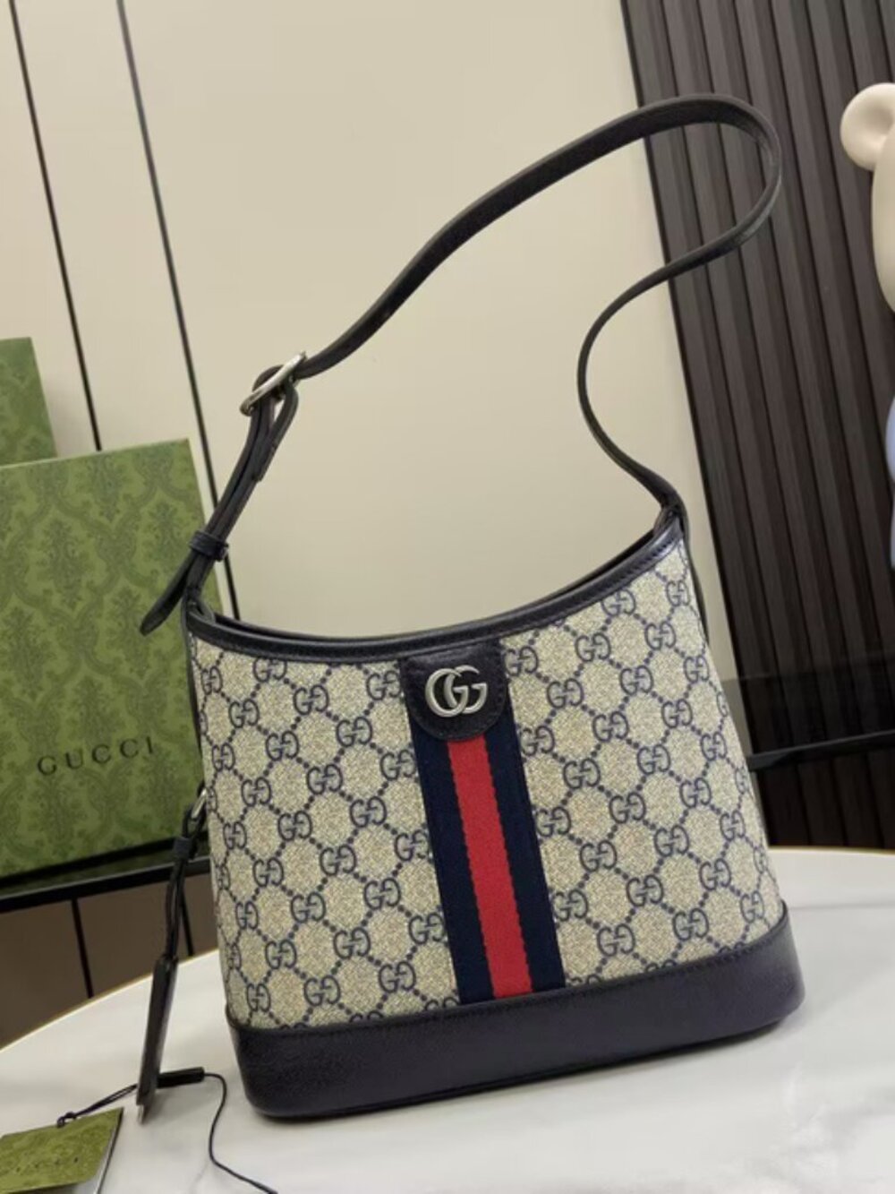 Gucci Beige GG Supreme Shoulder Bag